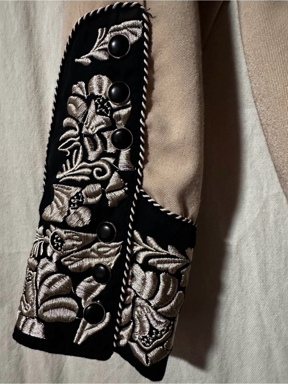 Scully Cream Western-Style Embroidered Button-Up Top - Picture 5 of 5